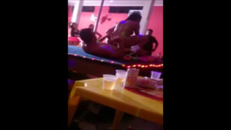 Sexo na boate de striptease