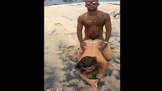 Pescador comendo morena tatuada e albina deliciosa