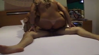 Loira Casada Provando Uma Pica Nova